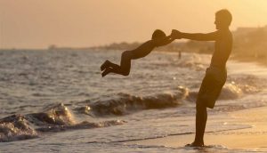 ¿Debo pagar la pensión de alimentos en vacaciones si mi hijo se encuentra conmigo?